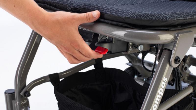 Fauteuil roulant électrique pliable Invacare Kompas – Image 3